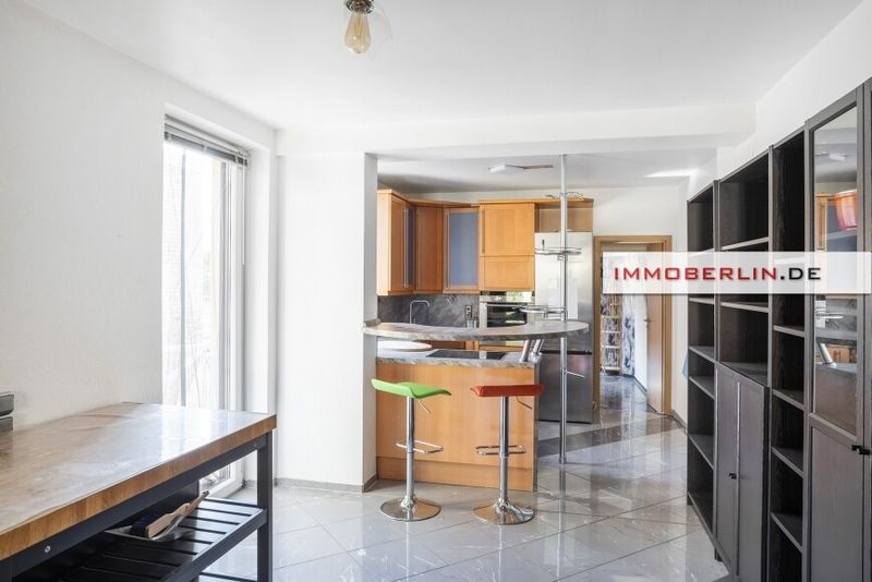 IMMOBERLIN.DE - Charaktervolles Ein-/Zweifamilienhaus mit Südwestterrasse, Innenhof & Garage